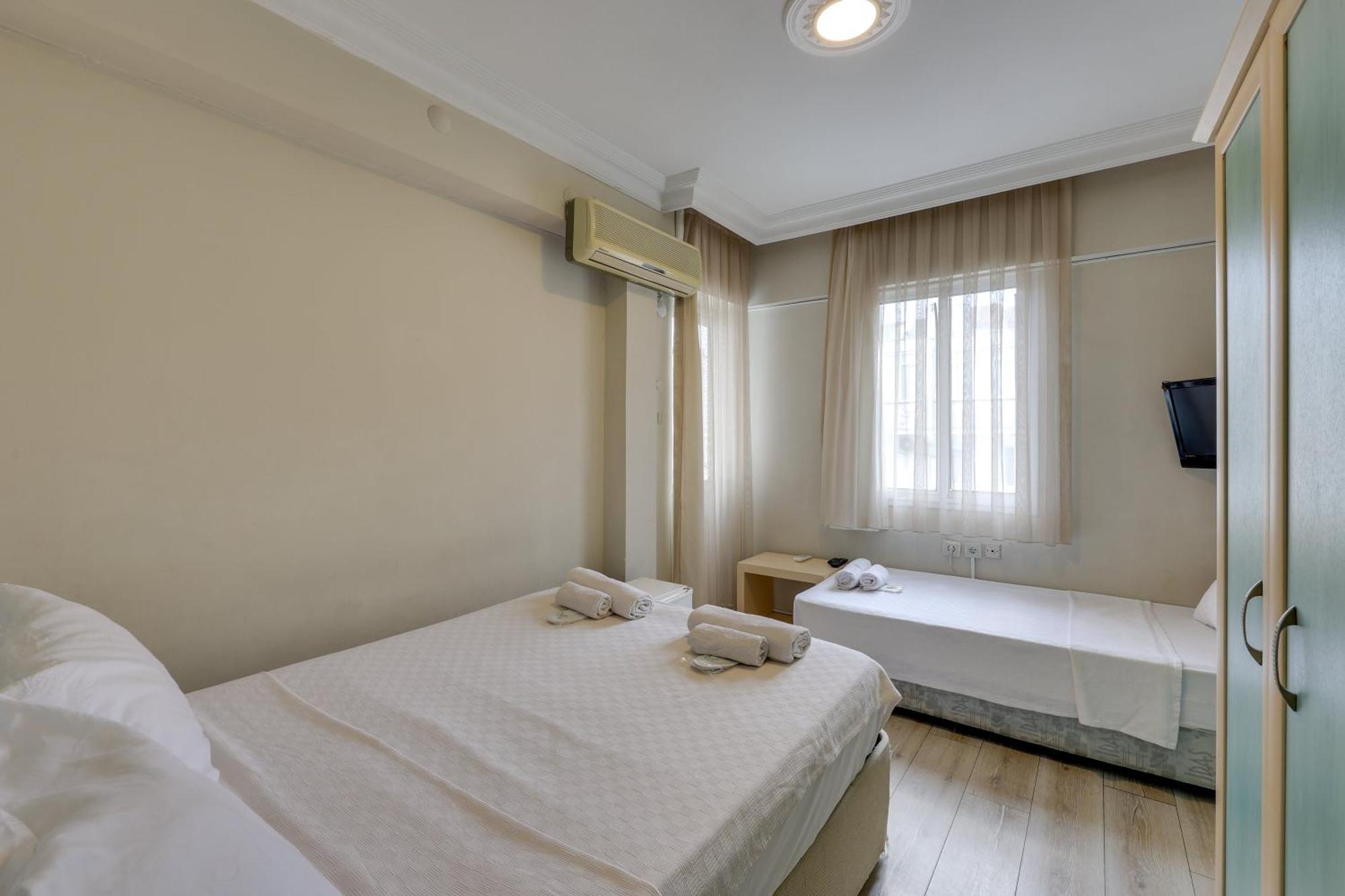Hikmethan Kusadası